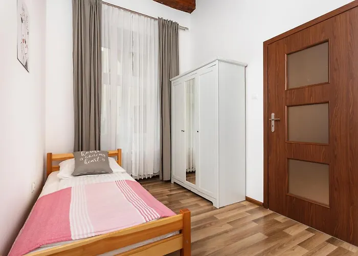 City Of The Kings-Camomile Apartment